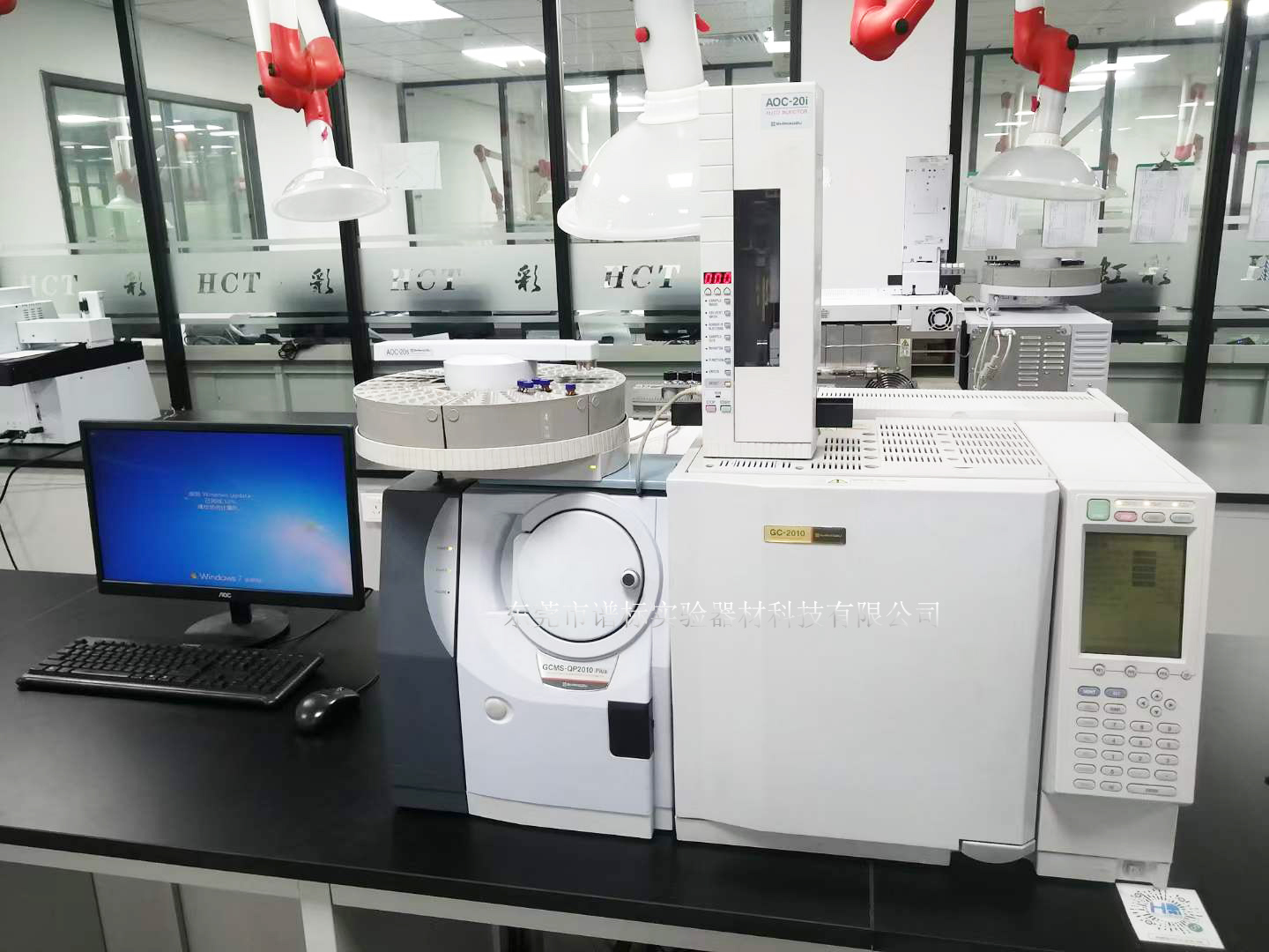 島津氣質(zhì)聯(lián)用儀GCMS QP2010PLUS和氣相色譜儀GC2010+FID+ECD在深圳某大型檢測順利安裝、調(diào)試