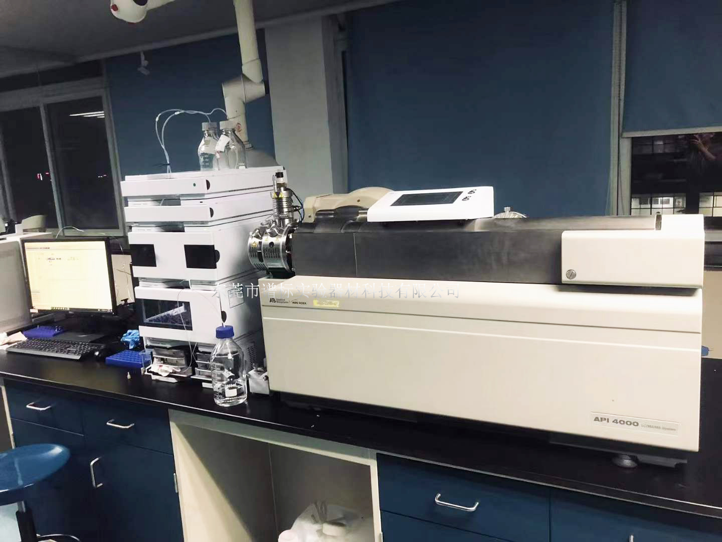19日 SCIEX 的液質(zhì)質(zhì)/液相色譜質(zhì)譜聯(lián)用儀API4000（LCMSMS）/廣州某高校安裝調(diào)試完畢