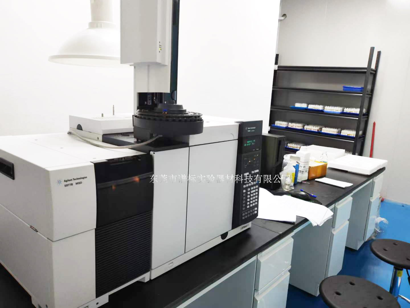 5月27日安捷倫氣相色譜質(zhì)譜聯(lián)用儀GCMS 7890B-5977B 在深圳某電子煙工廠測試尼古丁及焦油