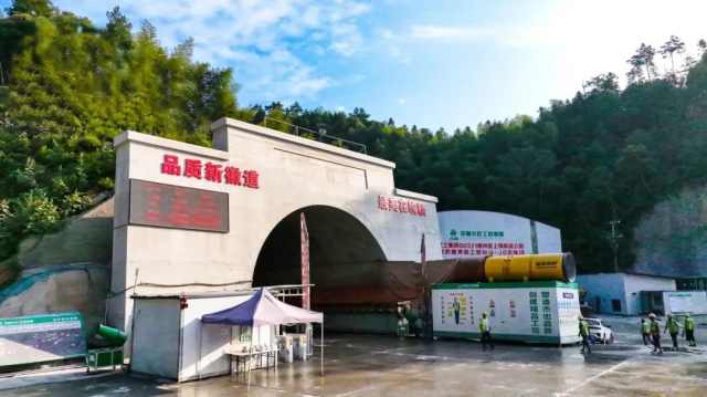 1727086810625481.jpg 02.jpg